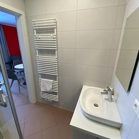 Nord-ries Mit Bad & Kueche Apartmán